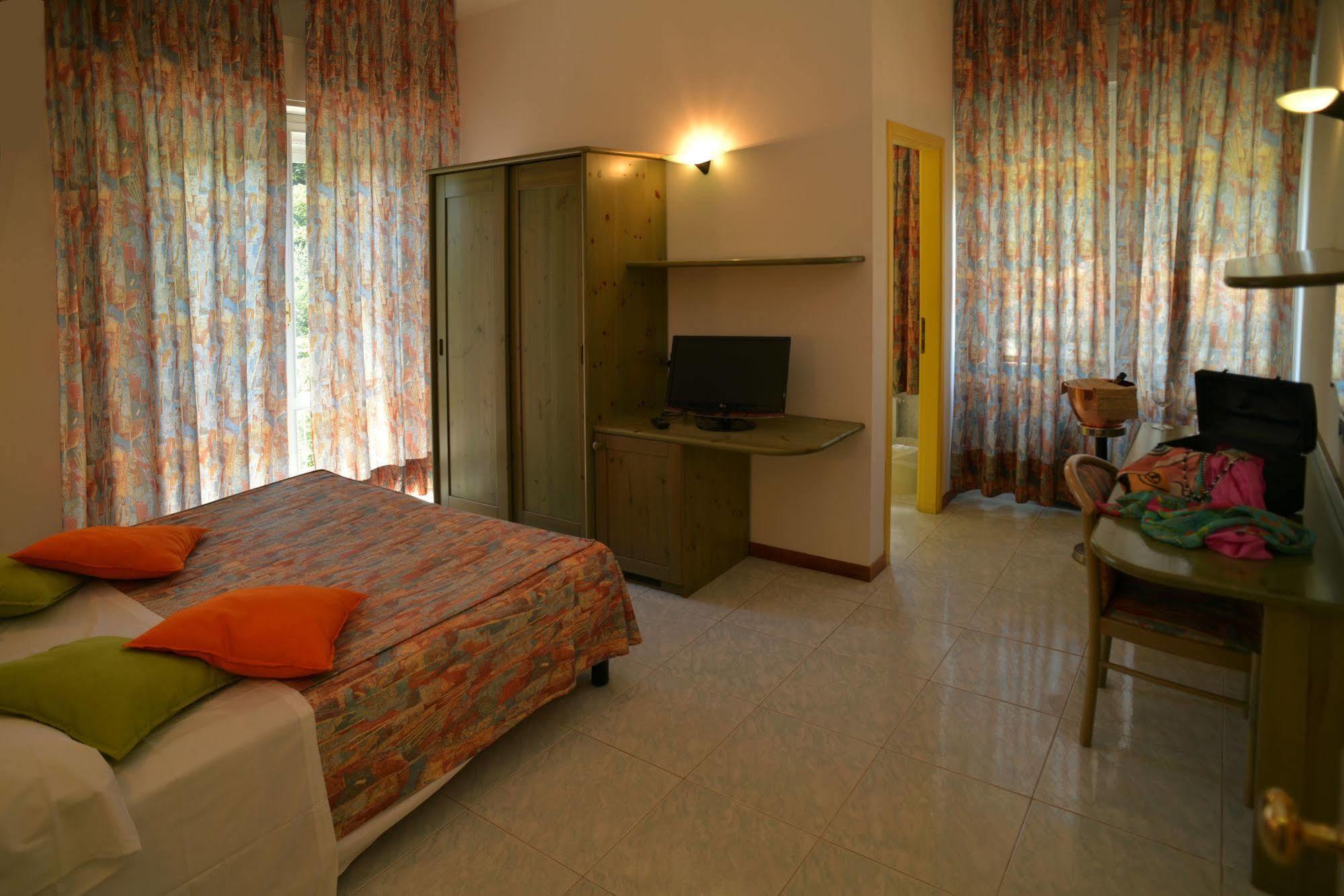 Hotel Salus Sant'Andrea Bagni المظهر الخارجي الصورة